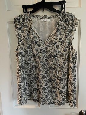 Rose & Olive Navy Floral Cream Ruffled V-Neck Camisole